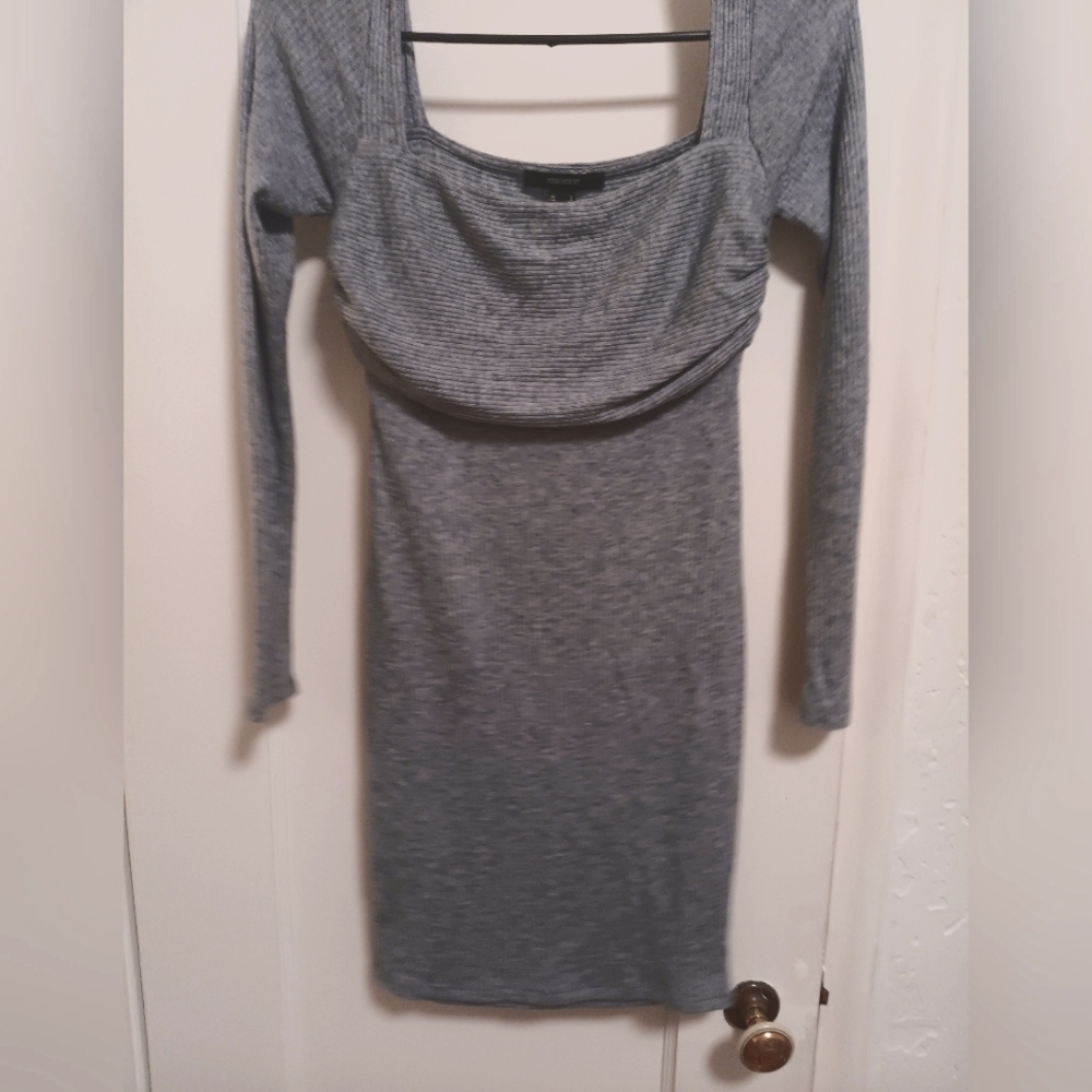Elegant Gray Long Sleeve Dress